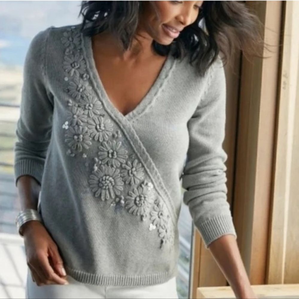 Soft Surroundings Gray V-Neck Embellished Floral Embroidered Sweater Size Small